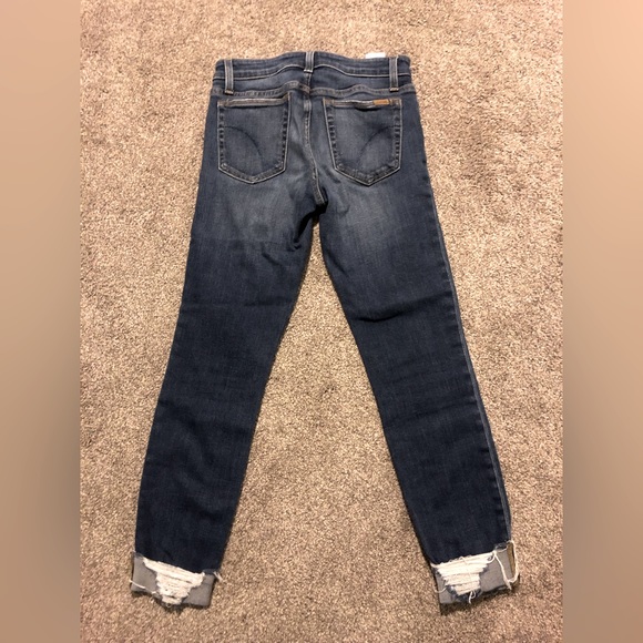 Like New! Joe’s Jeans mid rise skinny cropped - Picture 3 of 3